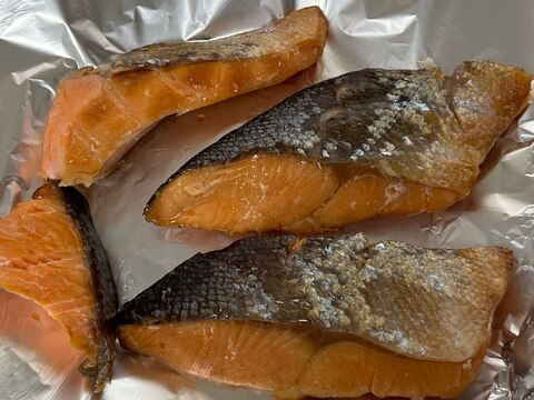 おにぎりの具やおつまみに♪鮭の燻製